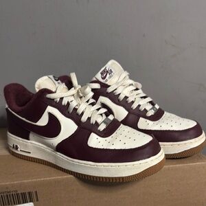 Nike Air Force 1 - Burgundy and Cream